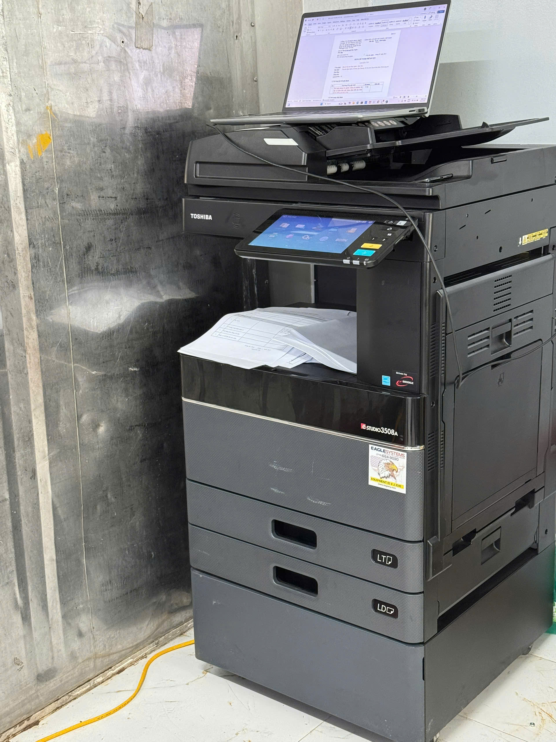 Đồng hành cùng "Người khổng lồ": Bàn giao máy photocopy cho VINCONS (Vingroup) tại dự án Hậu Nghĩa.